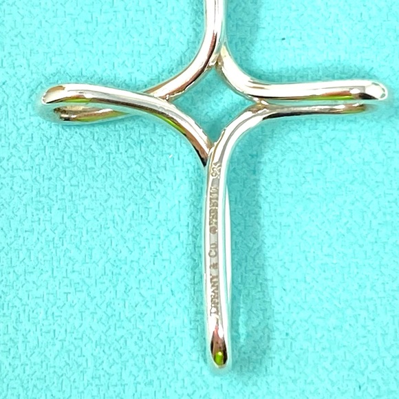 - Tiffany & CO. Elsa Peretti Infinity Sterling Silver 925 Necklace. - Picture 5 of 7